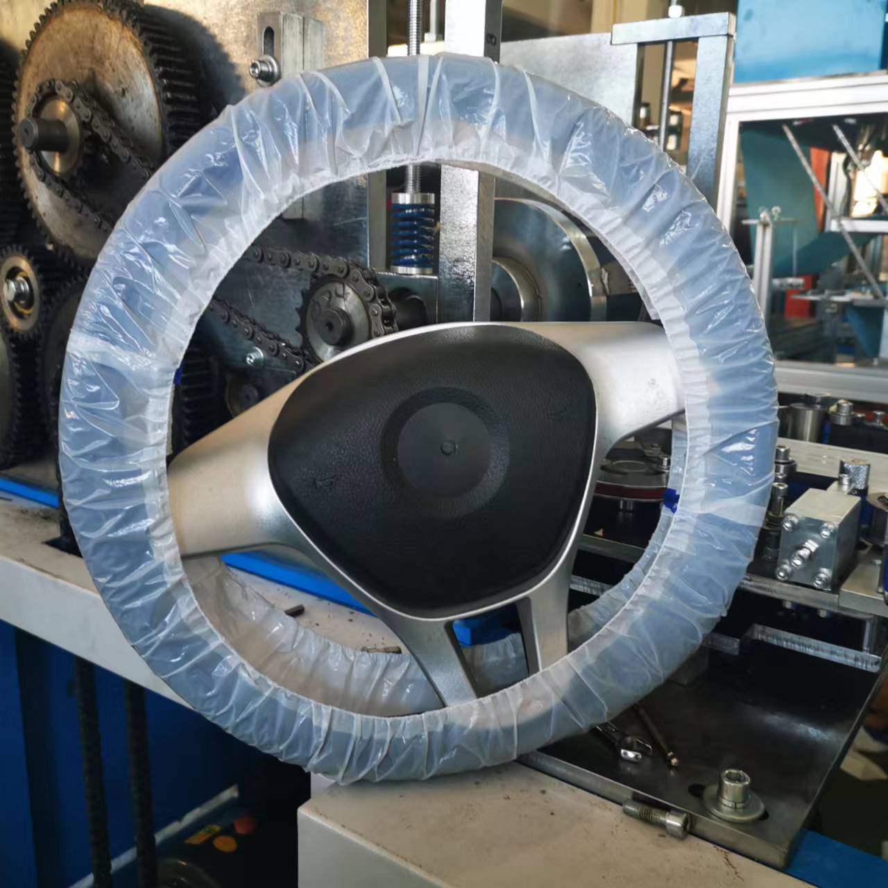 Plastic steering wheel machine