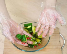 PE plastic glove machine